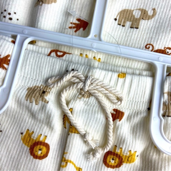 NWT 3 piece set lion, koalas, crocs, monkeys cute onesie matching leggings & hat - Picture 8 of 16